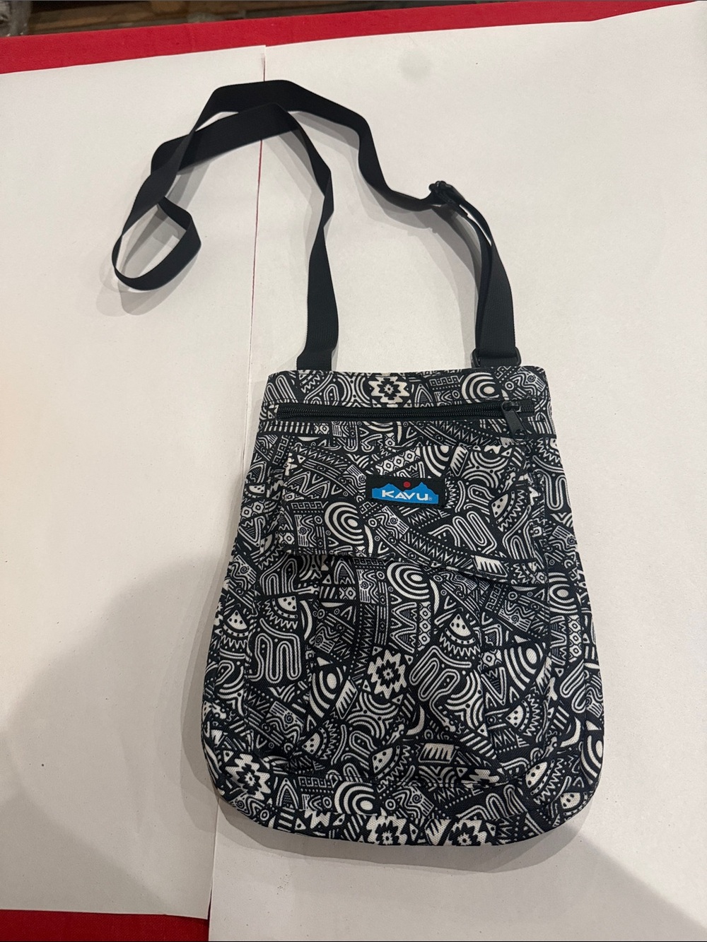KAVU Black & White Tribal Print Crossbody Bag